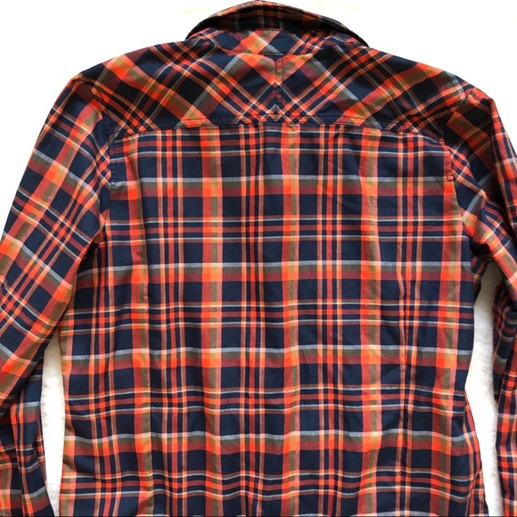 The North Face Plaid Long Sleeve Button Down - Picture 9 of 10